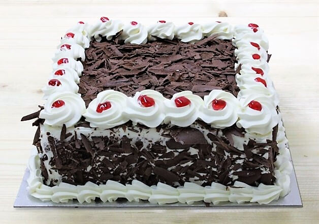 Order 2Kg Black Forest Cake Online on Discounted Price in Delhi NCR